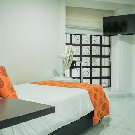 Hotel Montes De La Castellana Armenia  Bagian luar foto