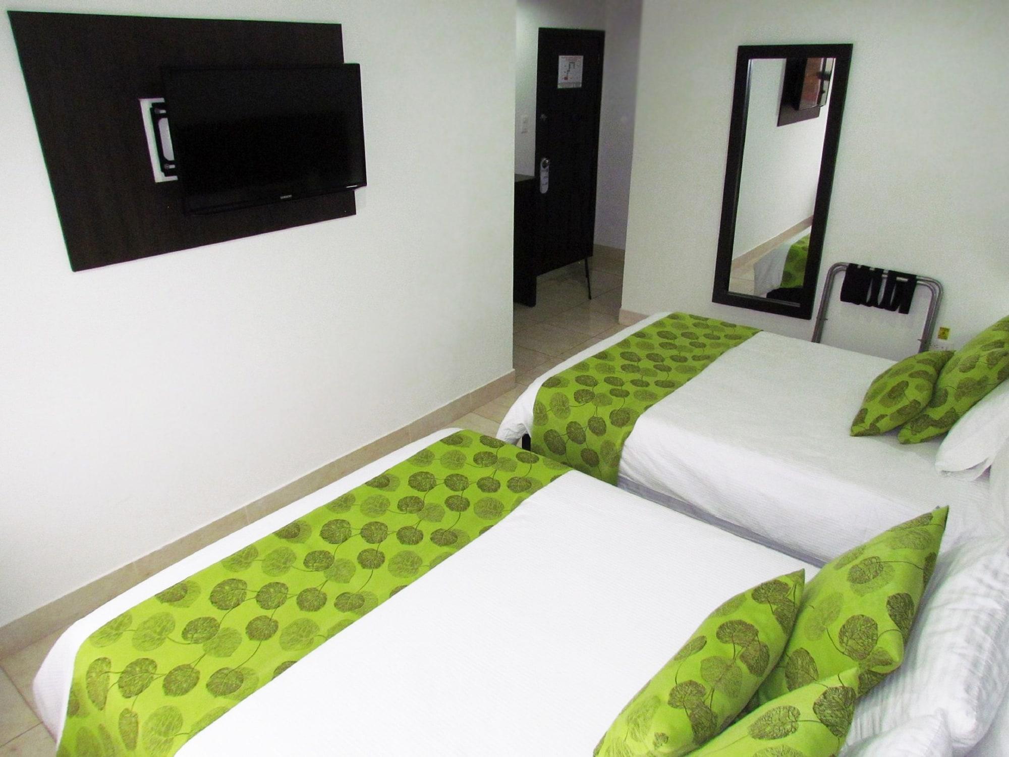 Hotel Montes De La Castellana Armenia  Bagian luar foto