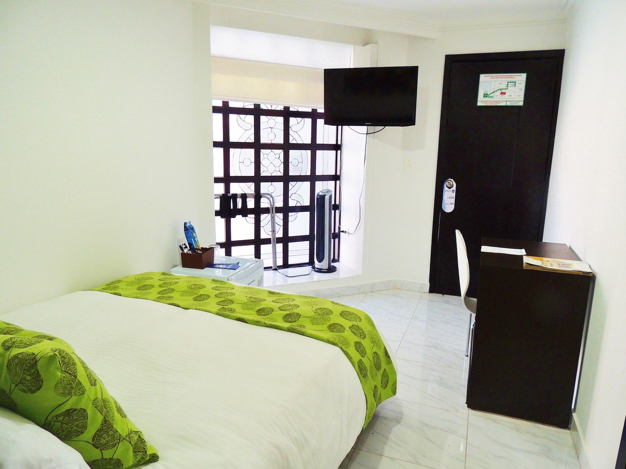 Hotel Montes De La Castellana Armenia  Bagian luar foto