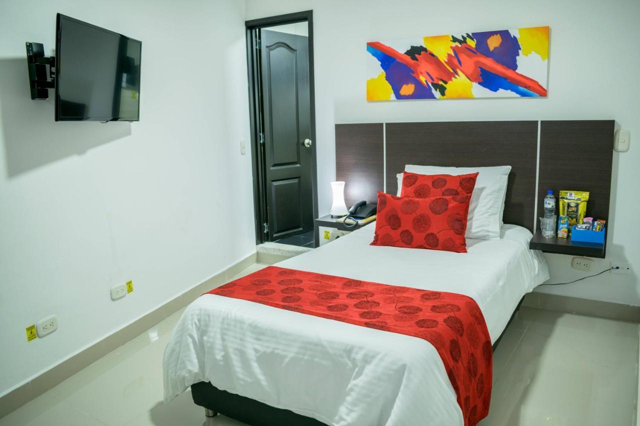 Hotel Montes De La Castellana Armenia  Bagian luar foto