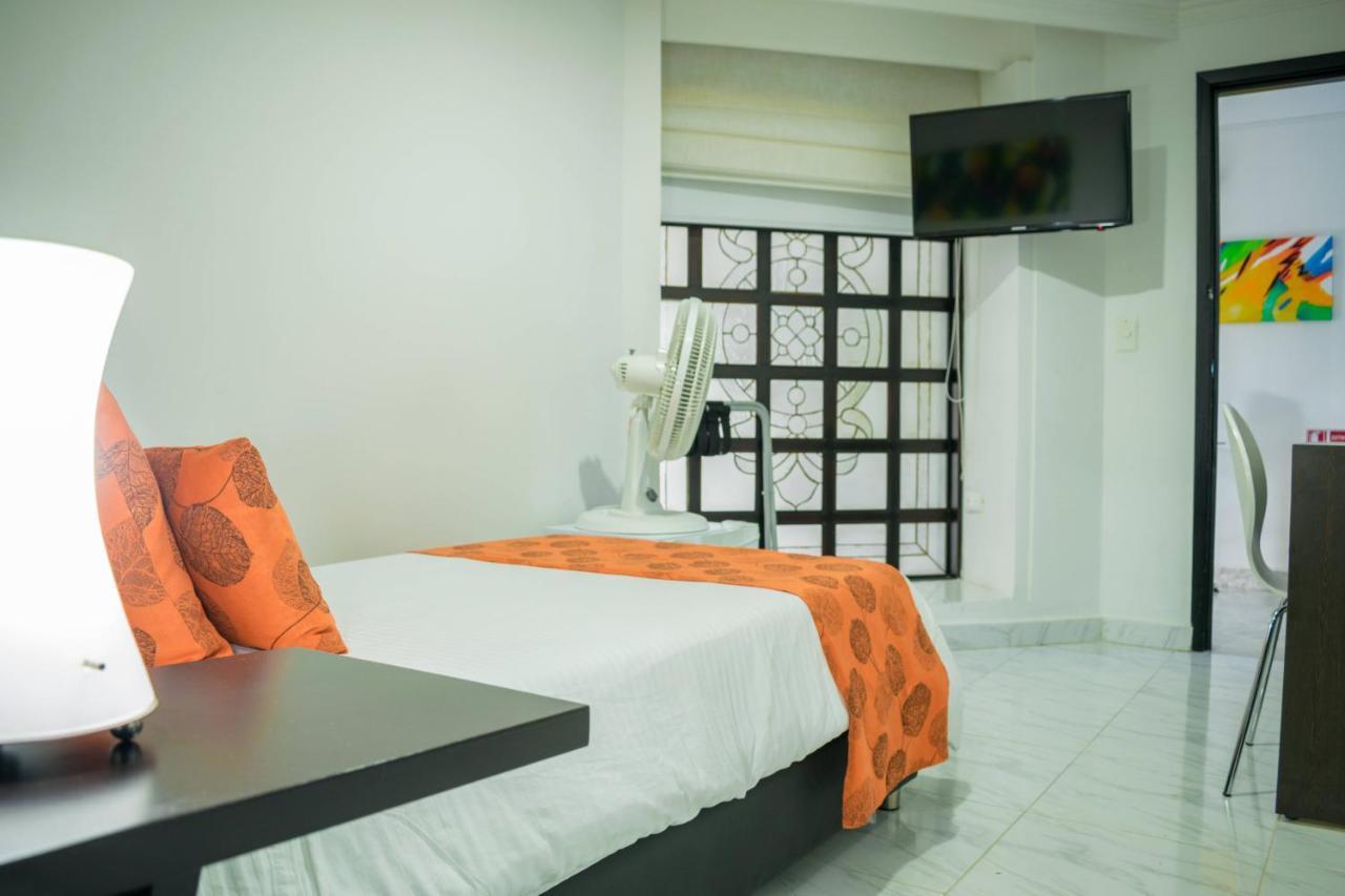Hotel Montes De La Castellana Armenia  Bagian luar foto