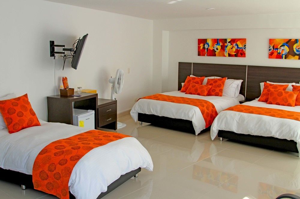 Hotel Montes De La Castellana Armenia  Bagian luar foto